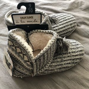 Mukluks women’s knit slippers